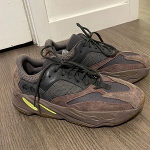 Yeezy Boost 700 “Mauve”